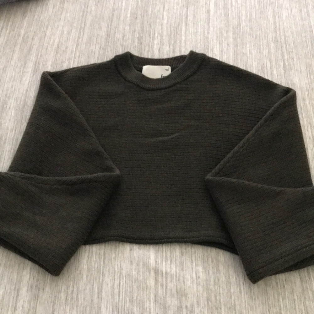 Aritzia crop green sweater